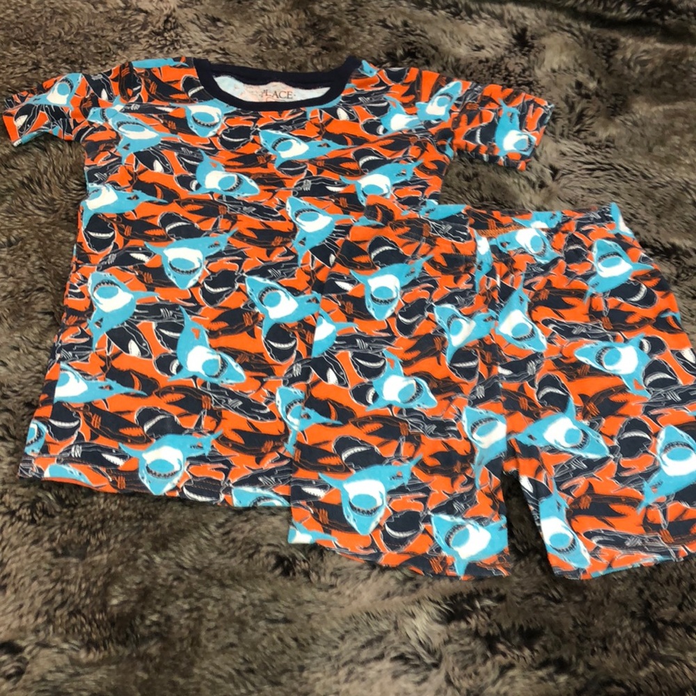 Children’s place shorts pajama set